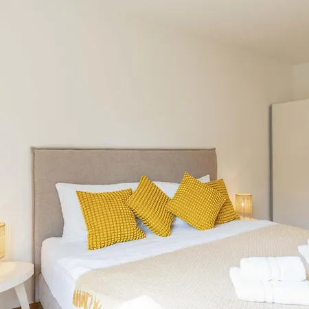 Junior Modern-24 By Interhome