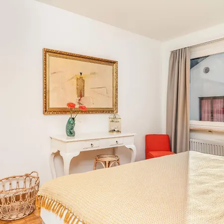 Appartement Junior Modern-24 By Interhome